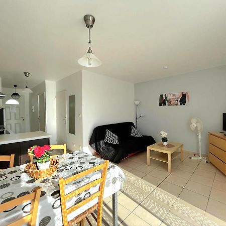 Logement Thermale Et De Tourisme Les Acacias 2 Jonzac Exterior photo