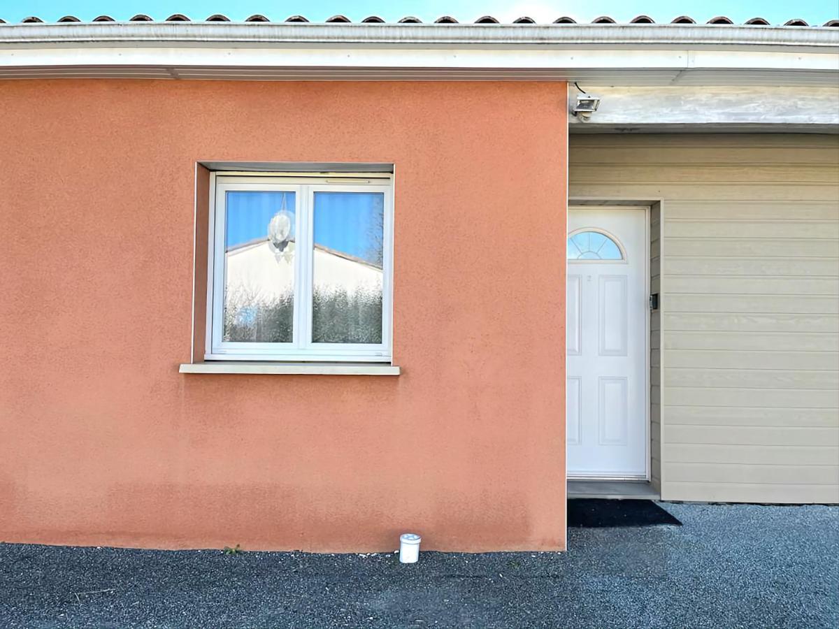 Logement Thermale Et De Tourisme Les Acacias 2 Jonzac Exterior photo